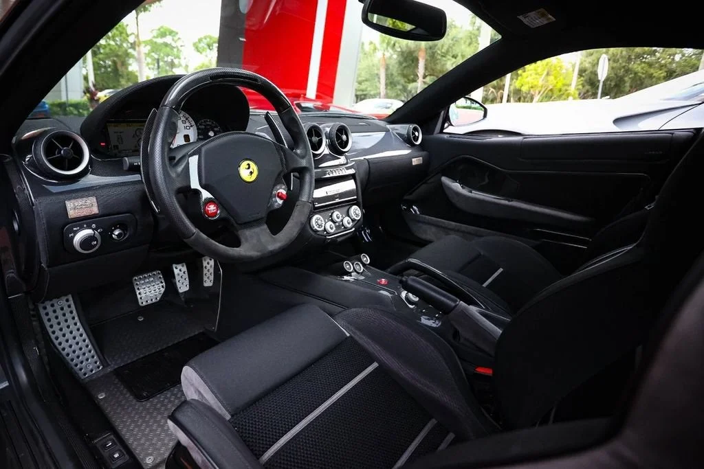 Used 2011 Grigio Titanio Metall Ferrari Base image 42