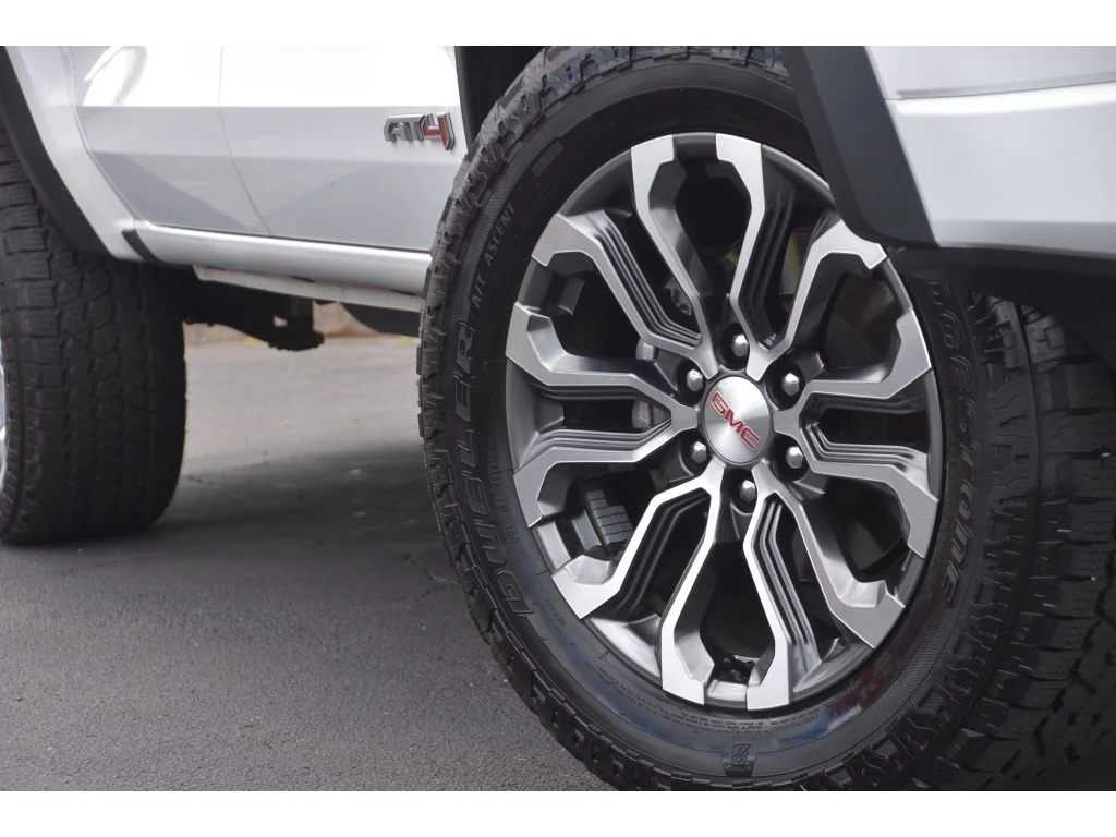 Used 2024 Summit White GMC 4WD AT4 image 10