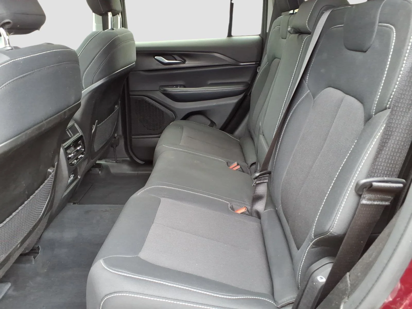 Used 2023 Velvet Red Pearlcoat Jeep Laredo image 15