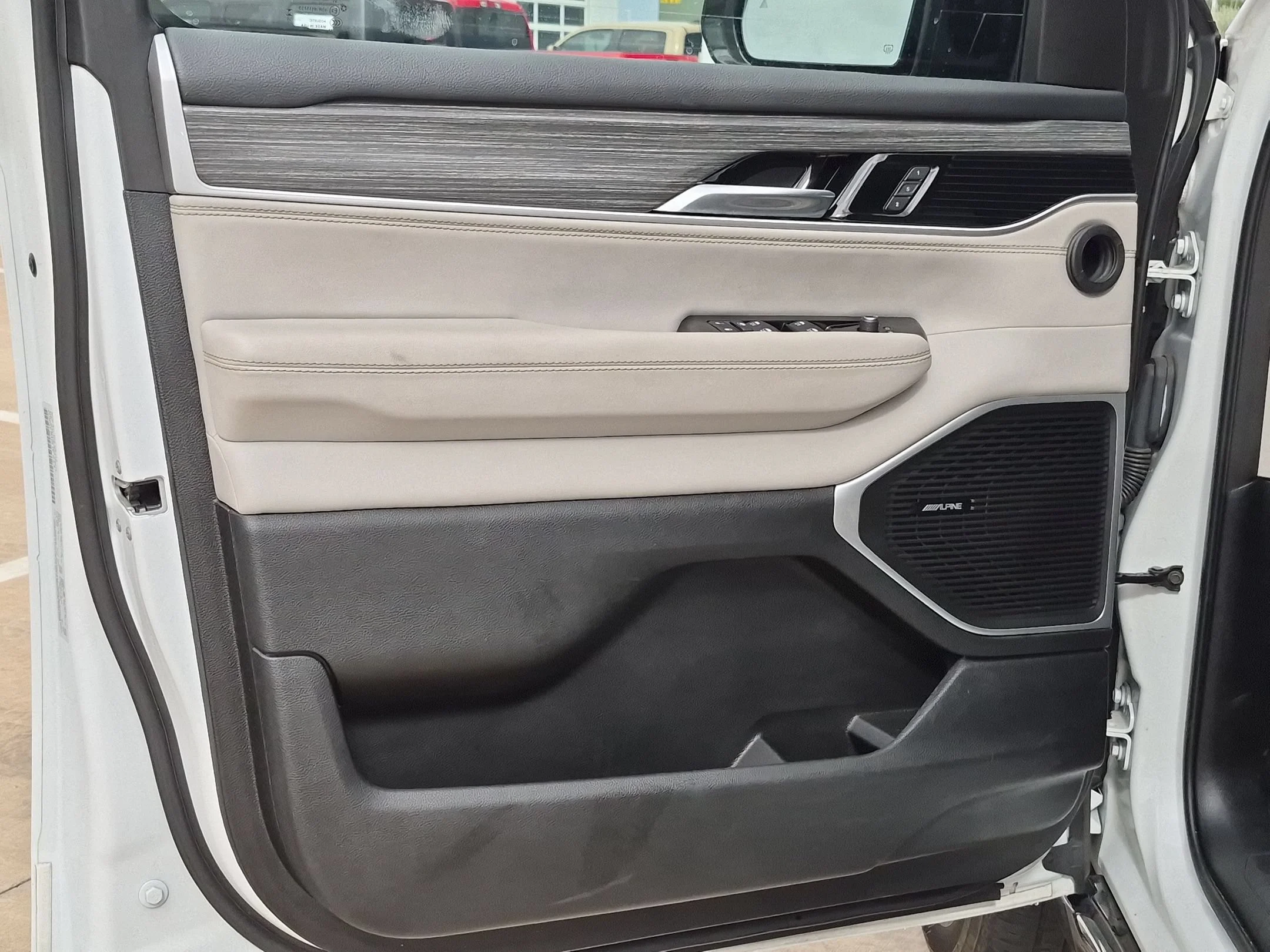 Used 2024 White Jeep Series II image 11