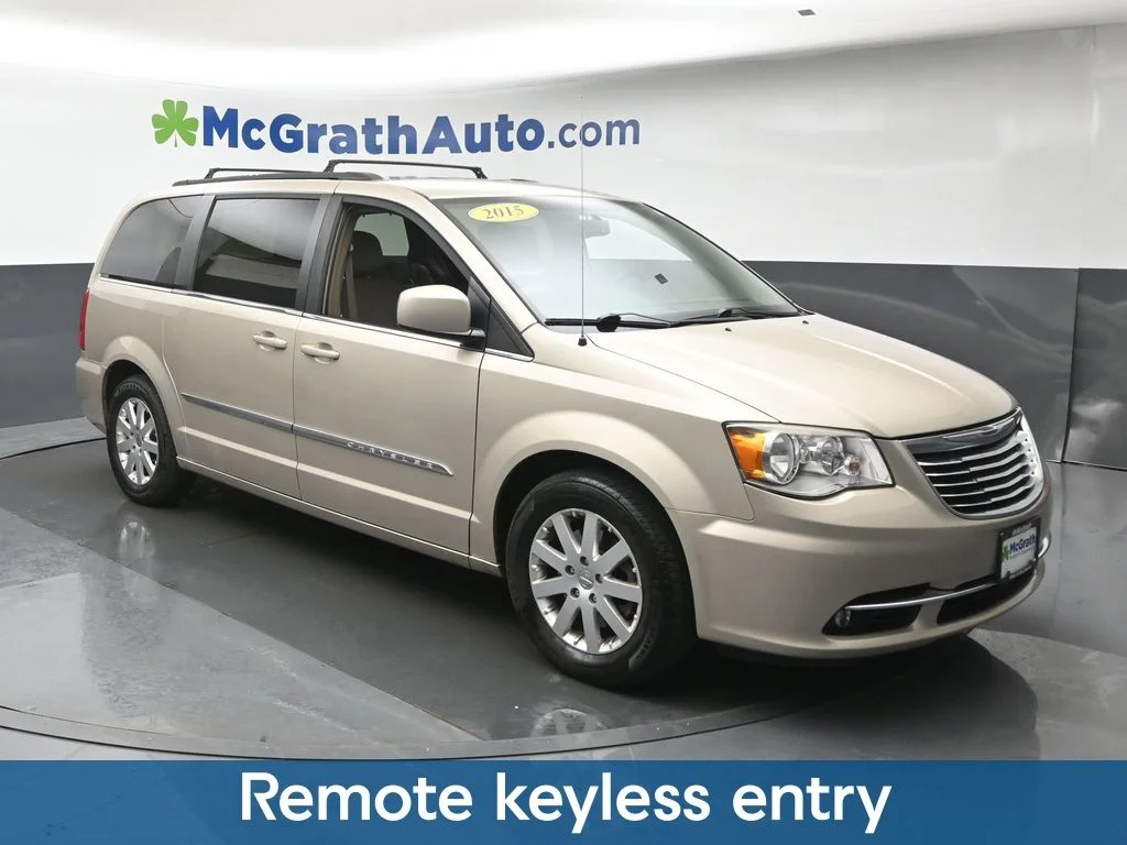 Used 2015 Chrysler Town & Country Touring with VIN 2C4RC1BGXFR582542 for sale in Cedar Rapids, IA