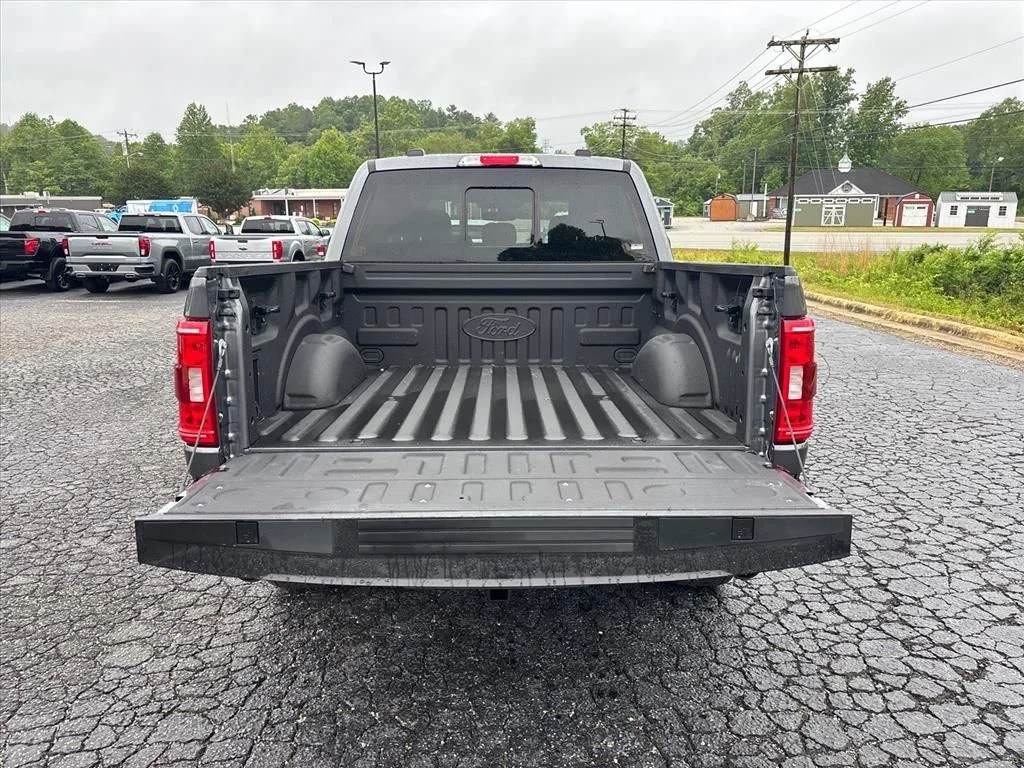 Used 2023 Gray Ford XLT image 7