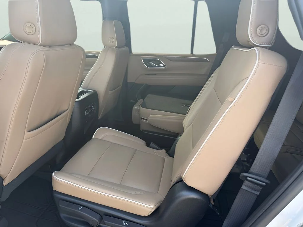 Used 2023 Iridescent Pearl Tricoat Chevrolet Premier image 12
