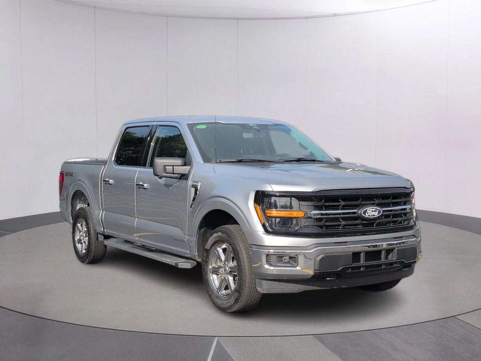 Used 2024 Iconic Silver Ford XLT image 7