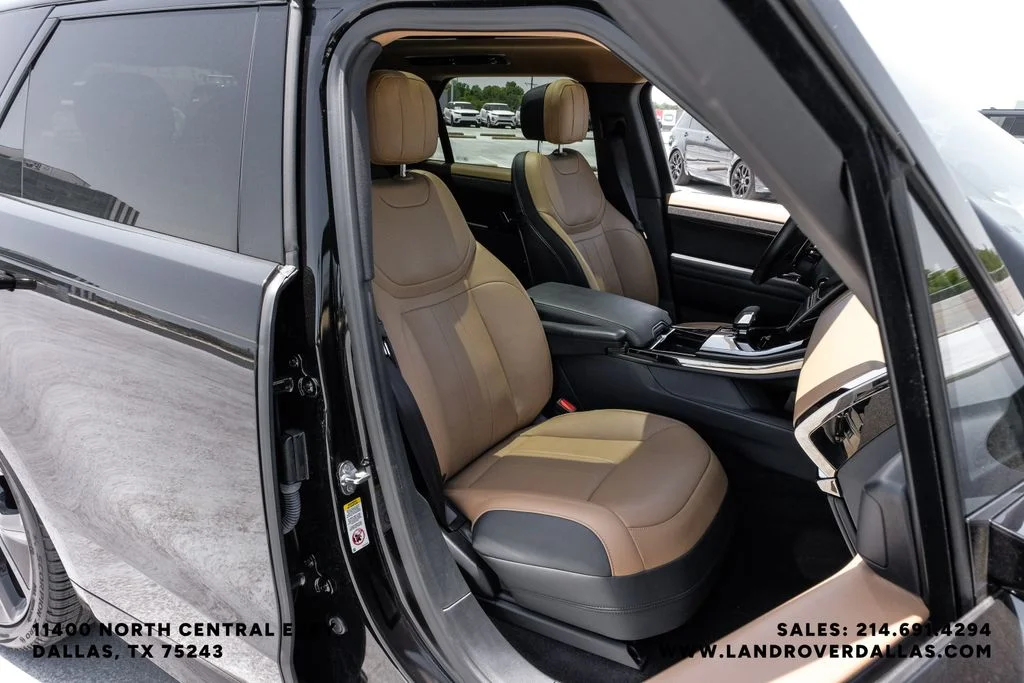 Certified Used 2024 SV Bespoke Match to Sample in Gloss Finish Land Rover Autobiography image 36