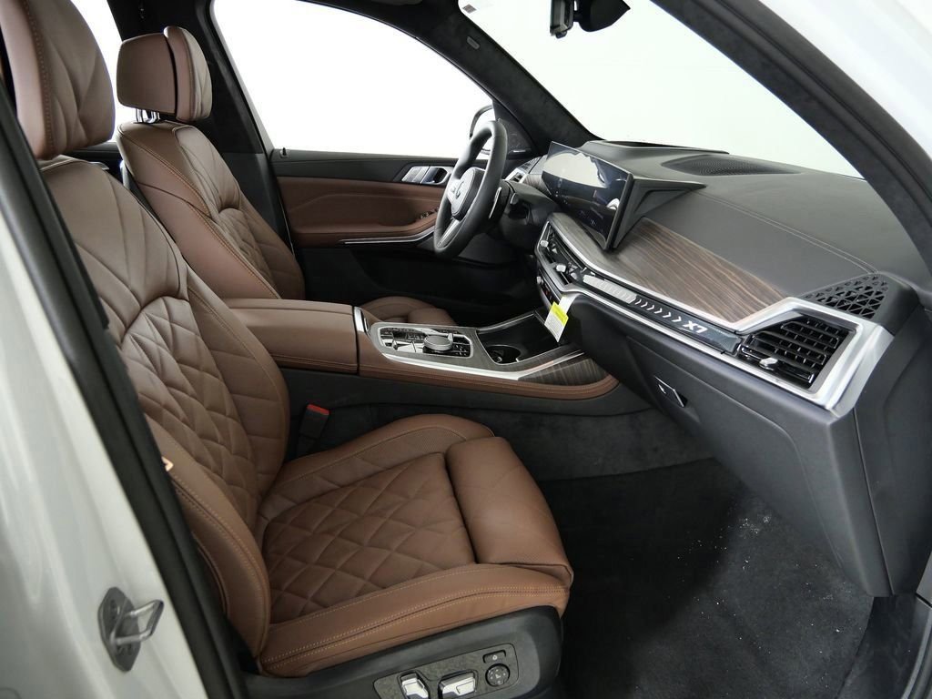 Used 2026 White BMW xDrive40i image 21