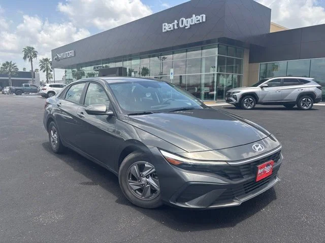 Used 2025 Gray Hyundai SE image 1