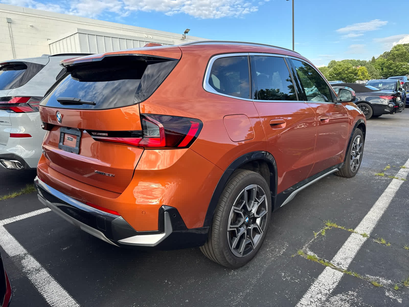 Used 2025 Utah Orange Metallic BMW xDrive28i image 12