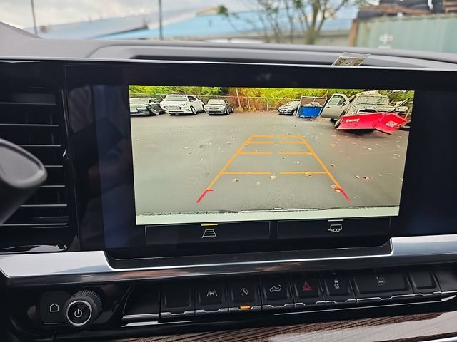New 2026 Summit White Chevrolet LT (2FL) image 16
