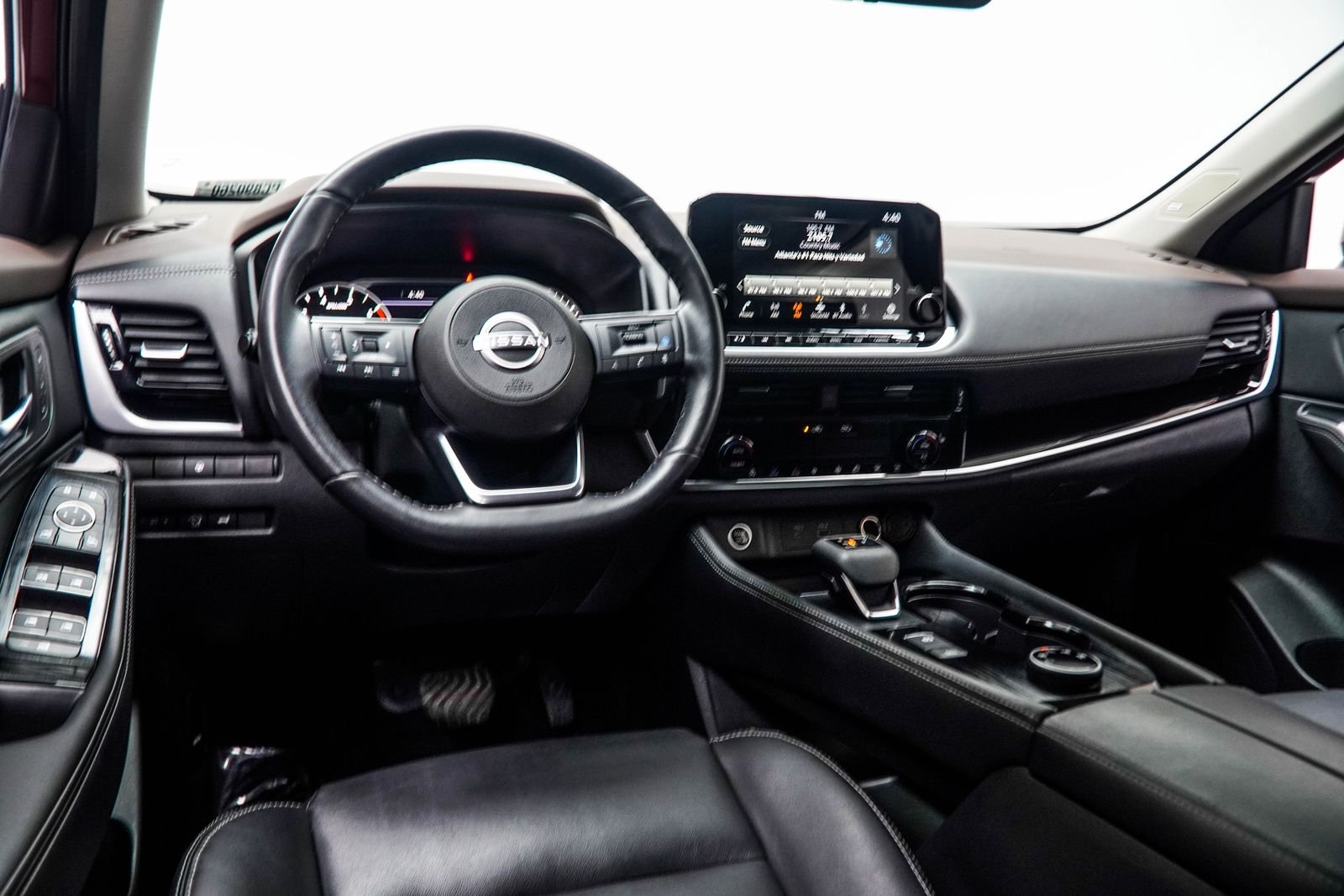 Used 2023 Red Nissan SL image 17