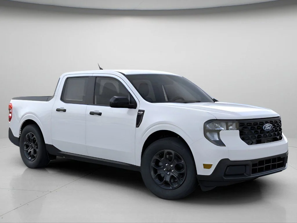 New 2026 Oxford White Ford XLT image 8