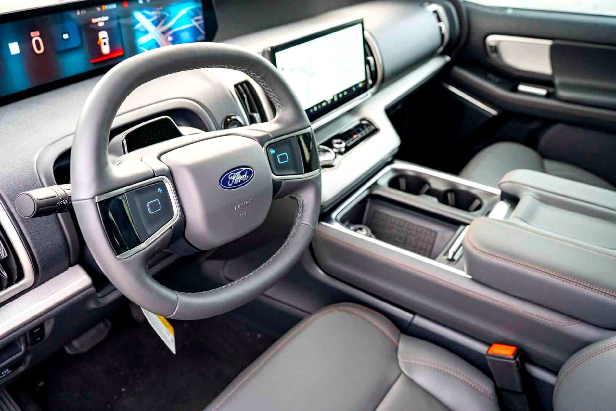 2025 Ford Expedition Active - Photo 10