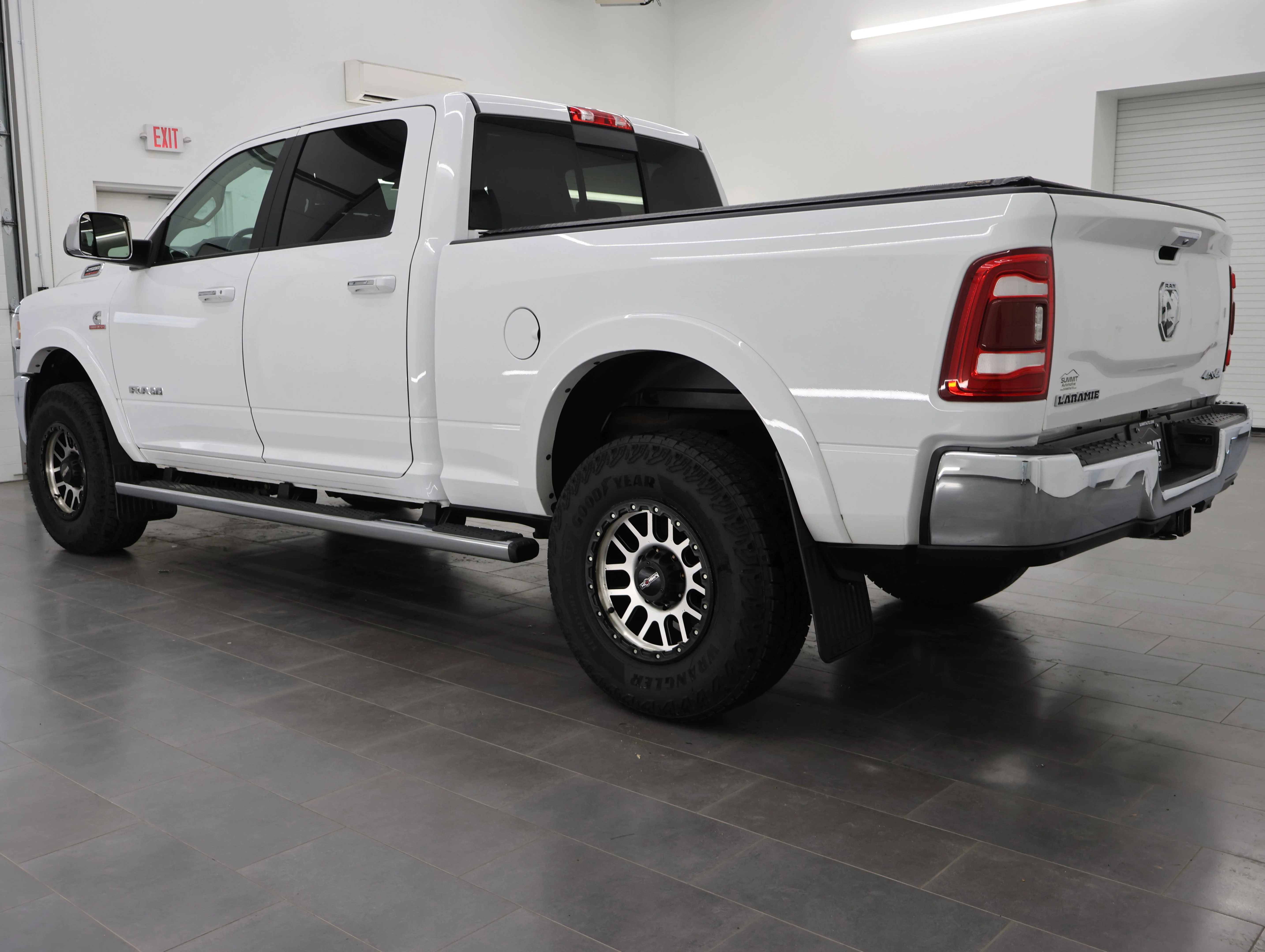 Used 2021 Bright White Clearcoat Ram Laramie image 6