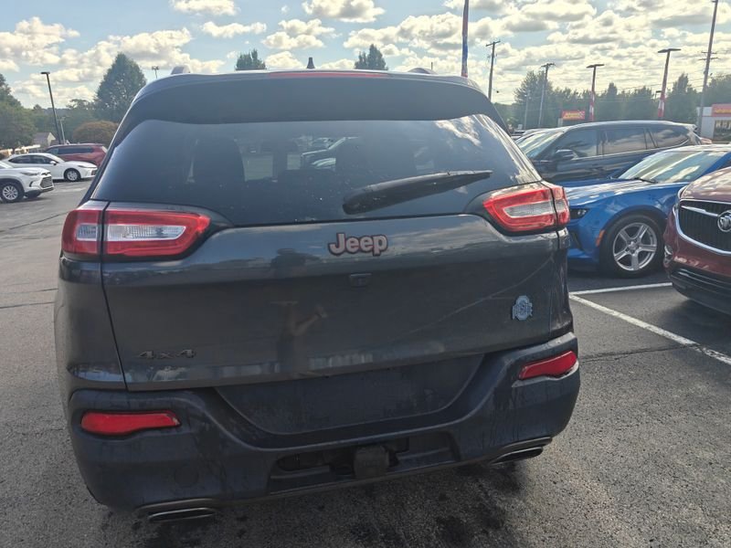 Used 2016 Gray Jeep Latitude image 6