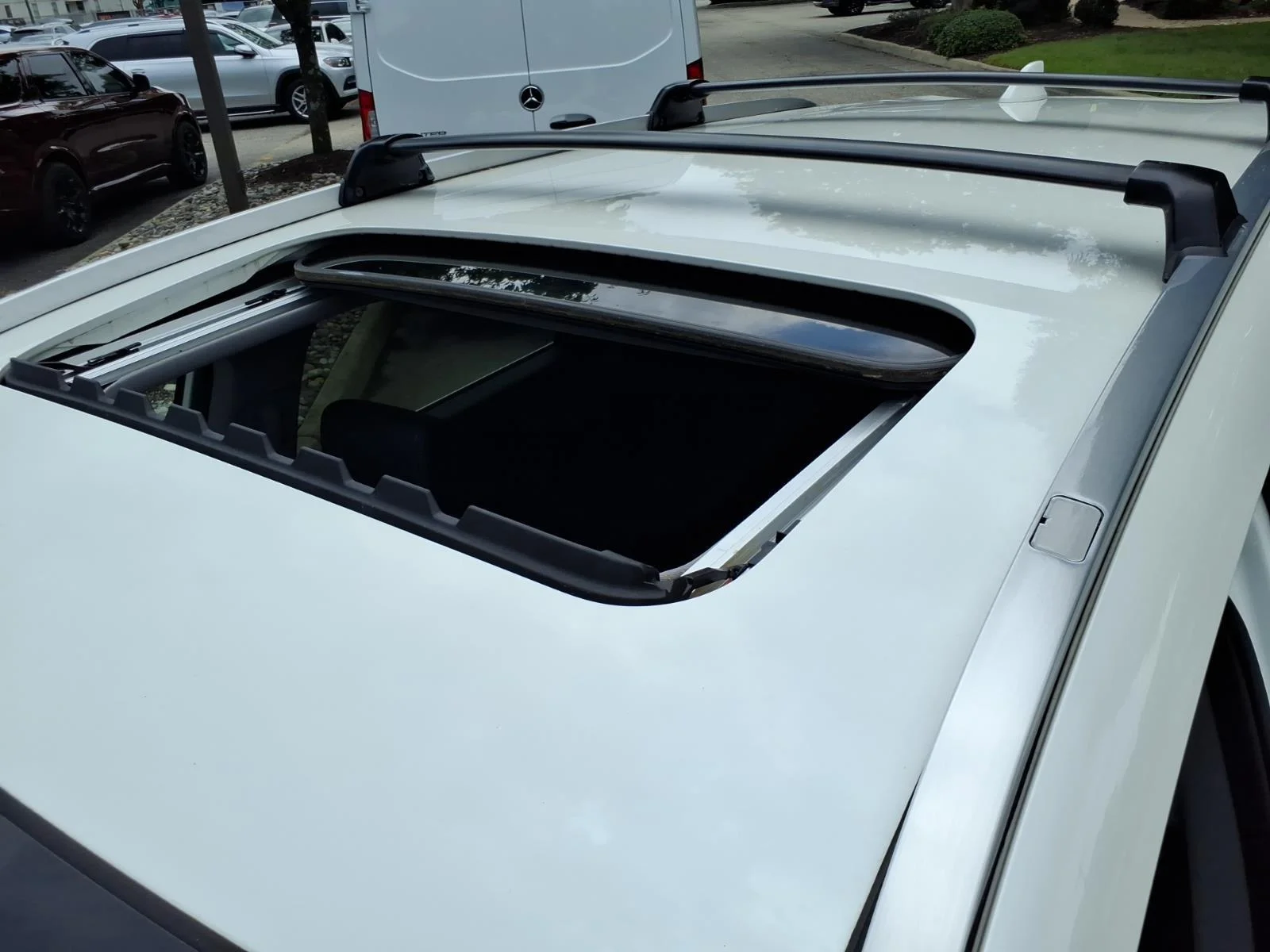 Used 2018 White Diamond Pearl Honda Touring image 11
