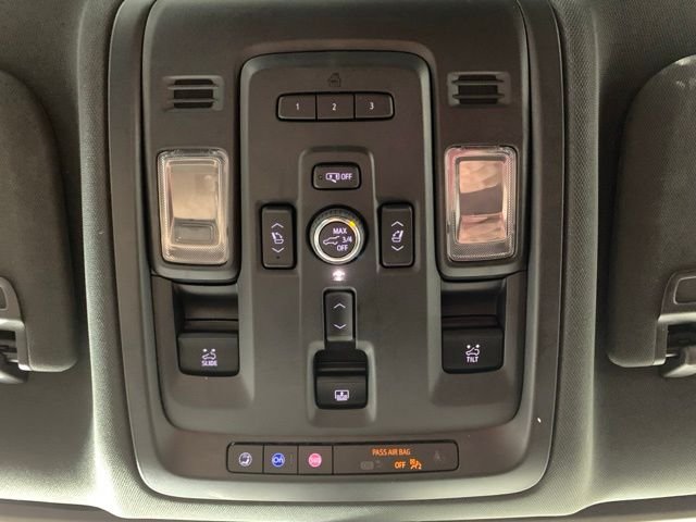 Used 2022 White Chevrolet High Country image 30