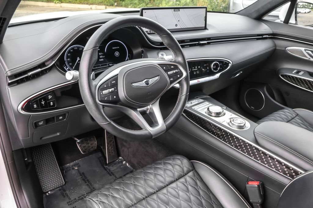 Used 2023 White Genesis 3.5T Sport image 4
