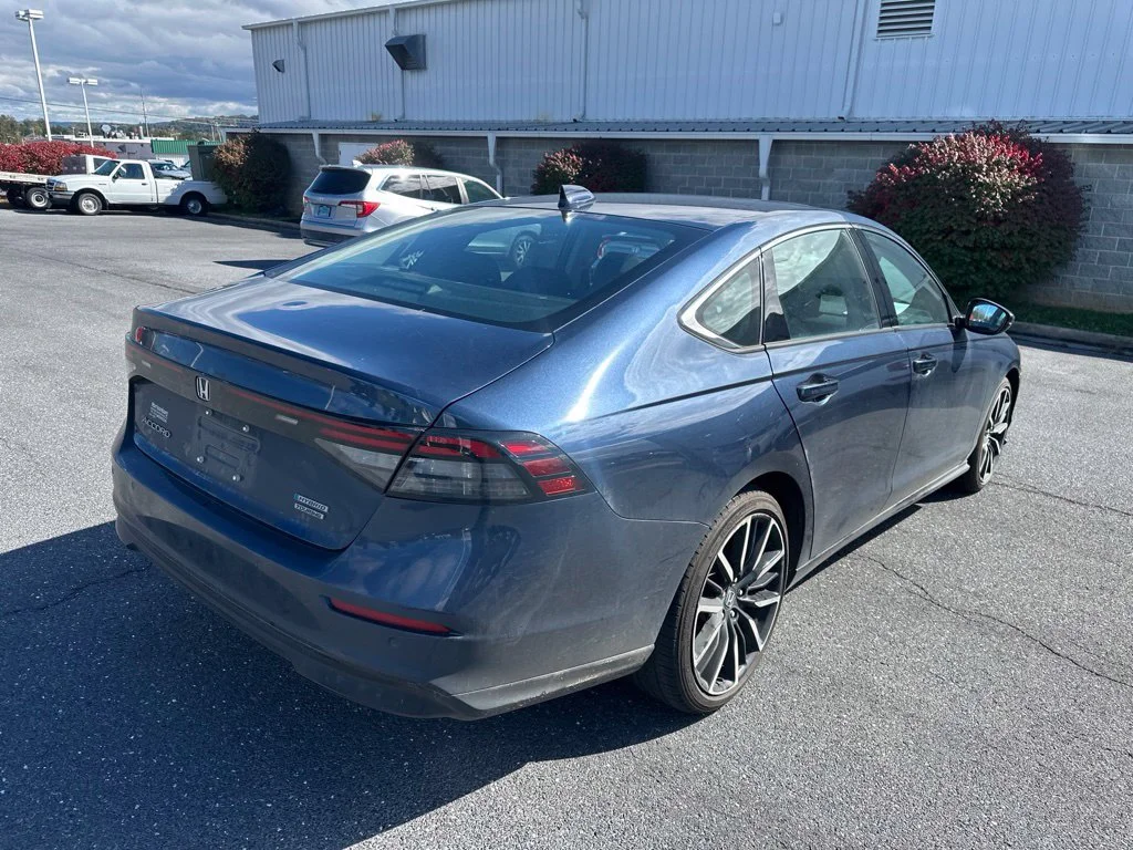 Used 2024 Blue Honda Touring image 3