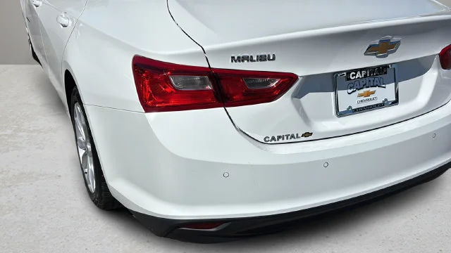Used 2025 White Chevrolet LT image 38