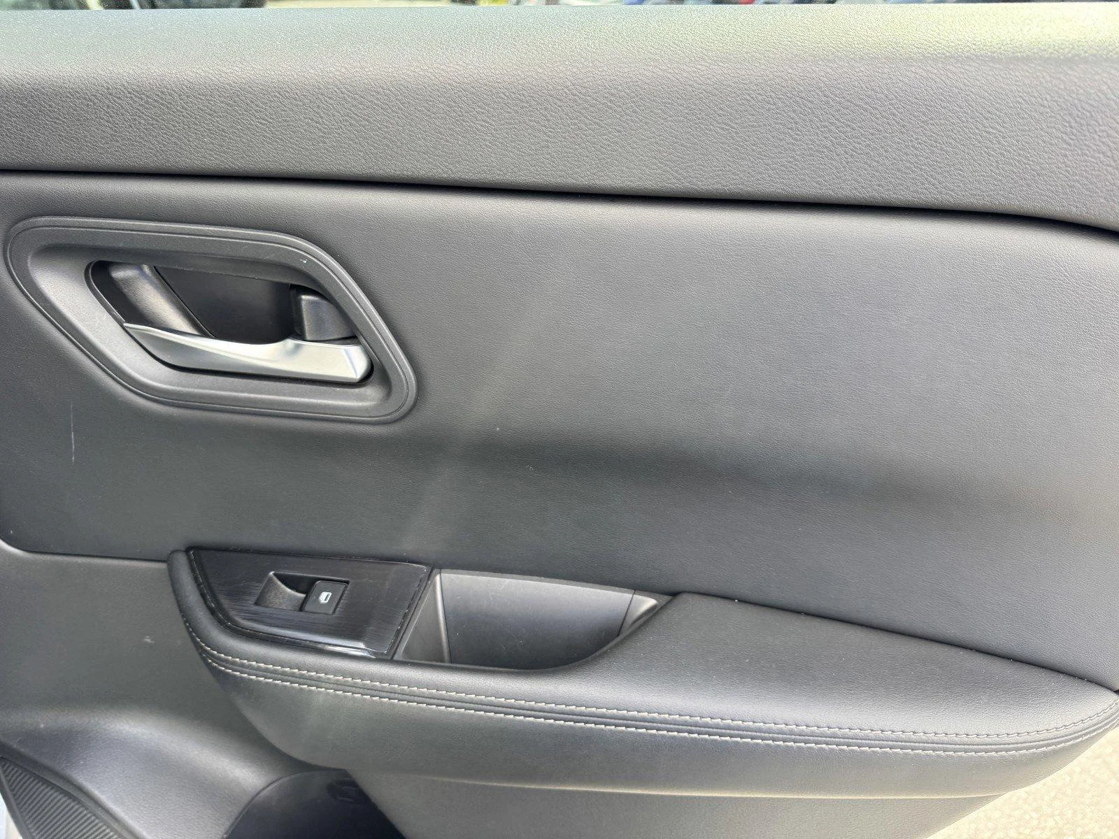 Used 2024 Brilliant Silver Nissan SV image 10