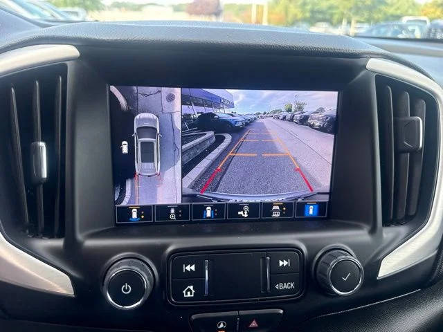 Used 2023 Silver GMC SLT image 20