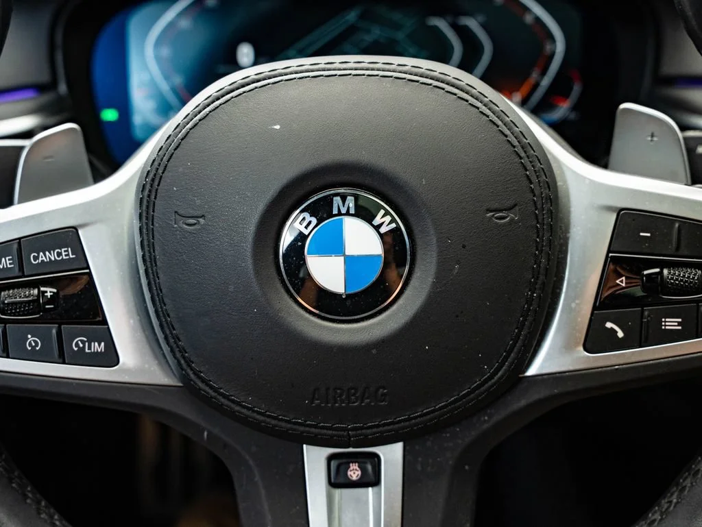 Used 2023 Alpine White BMW 530i xDrive image 30
