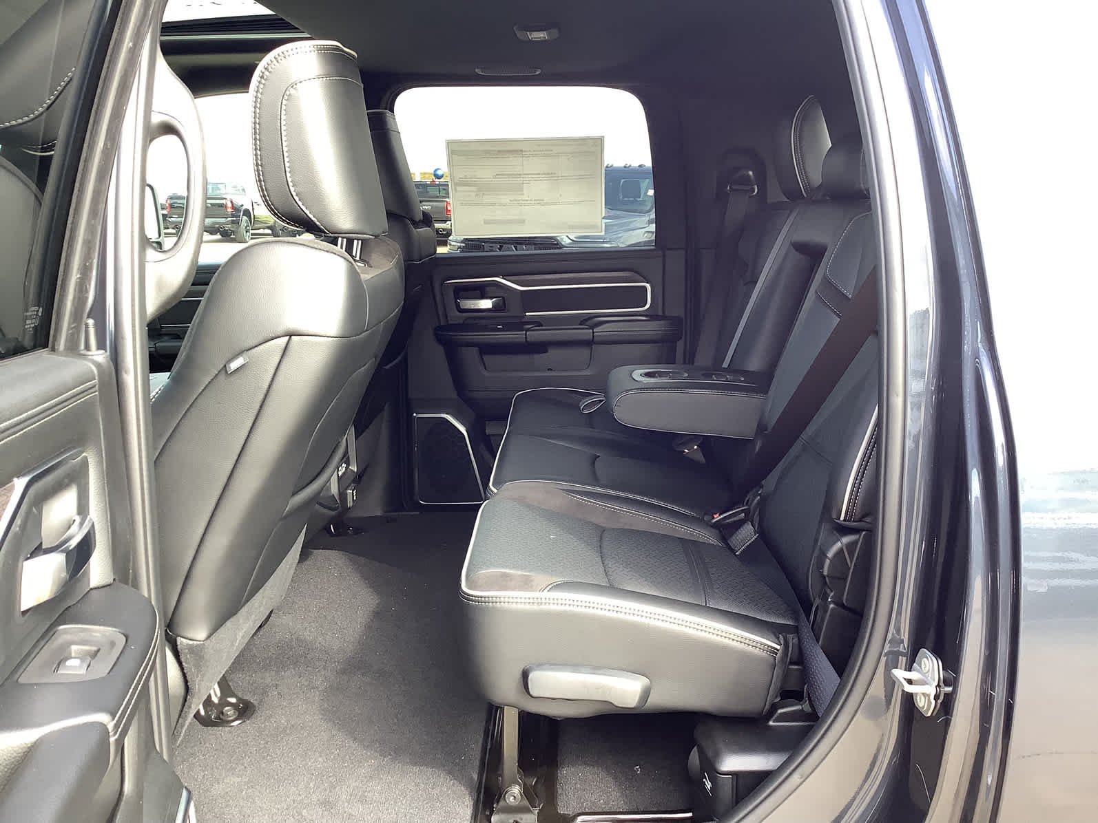 2026 RAM 2500 Laramie - Photo 19