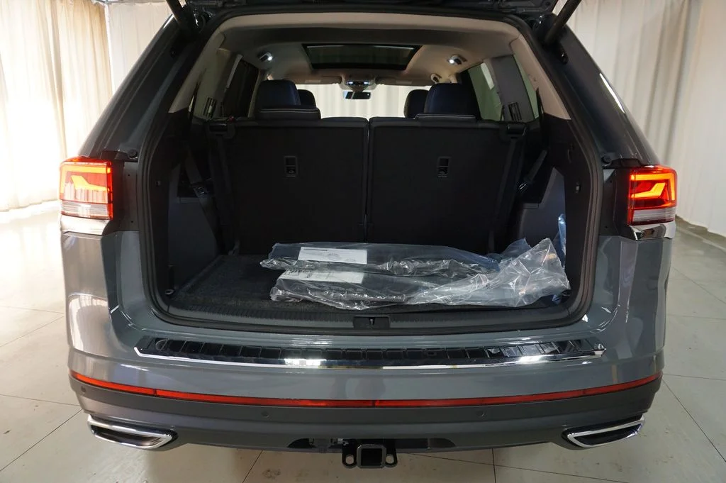New 2026 Pure Gray Volkswagen SEL image 34