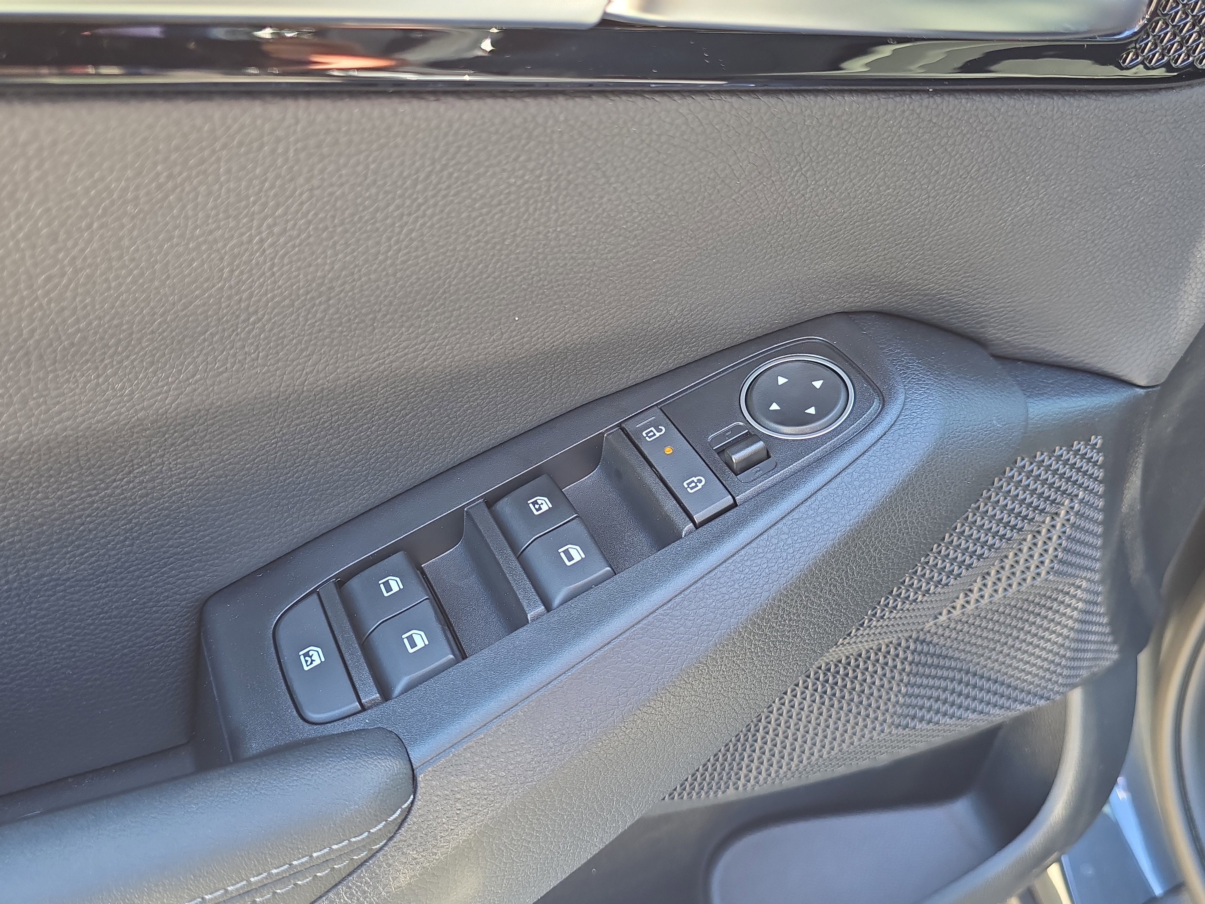 New 2026 Gravity Gray Kia EX image 18