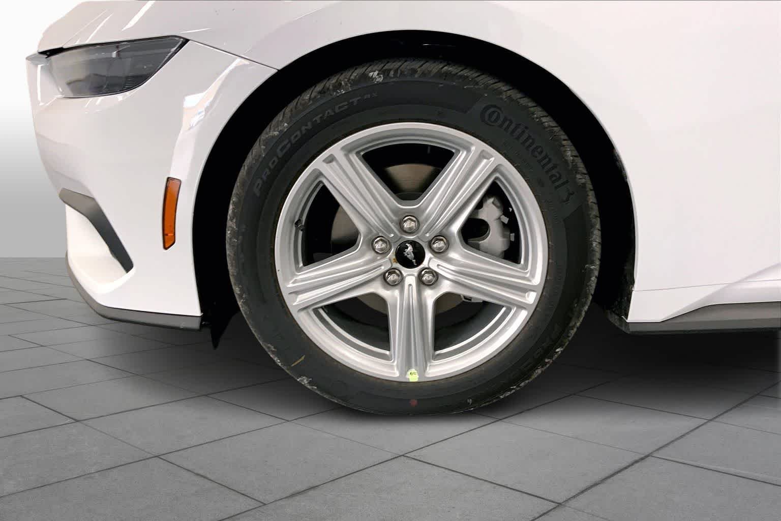 New 2026 Oxford White Ford EcoBoost® Fastback image 9