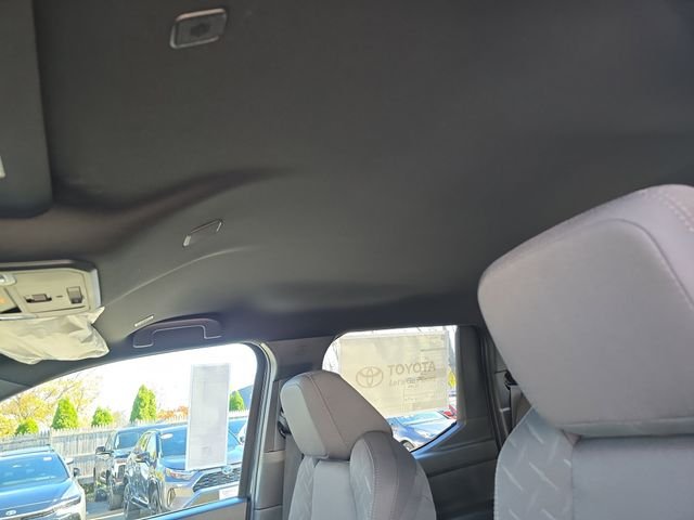 2025 Toyota Tacoma SR5 - Photo 28