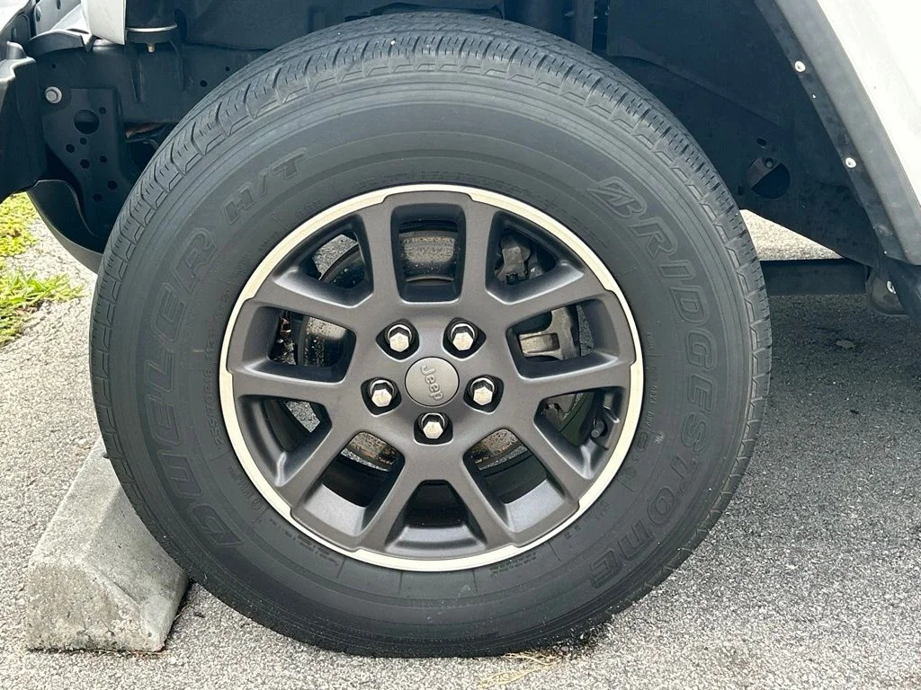 Used 2022 Bright White Clearcoat Jeep Overland image 49