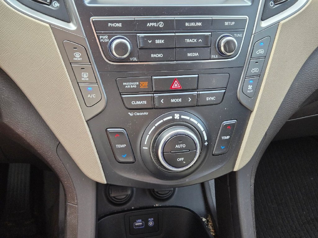 Used 2017 White Hyundai SE image 27
