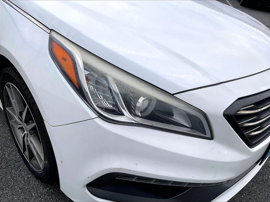 Used 2015 Quartz White Pearl Hyundai Sport 2.0T image 30