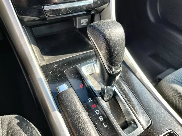 Used 2016  Honda EX image 30