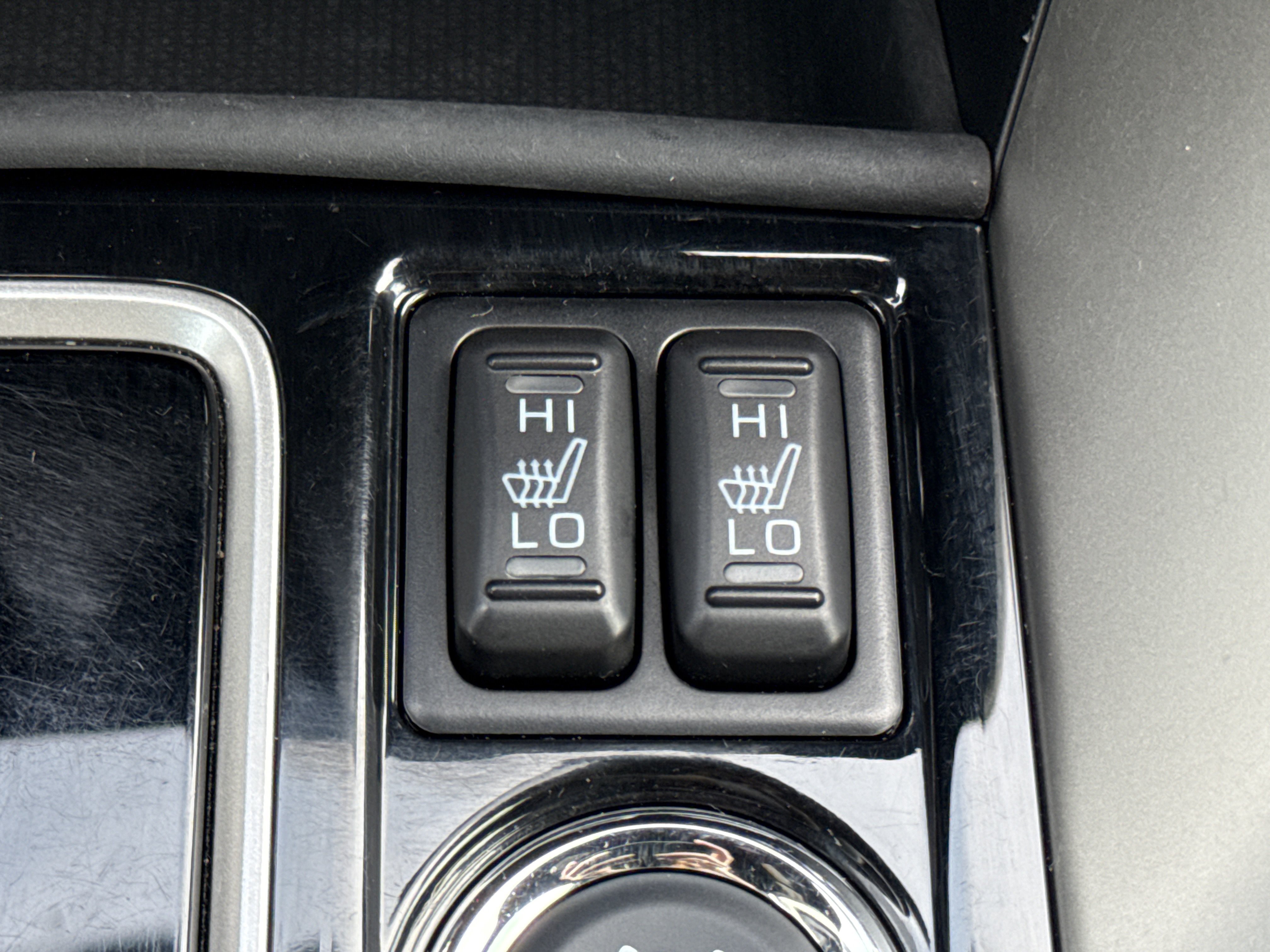Used 2022  Mitsubishi SE image 20