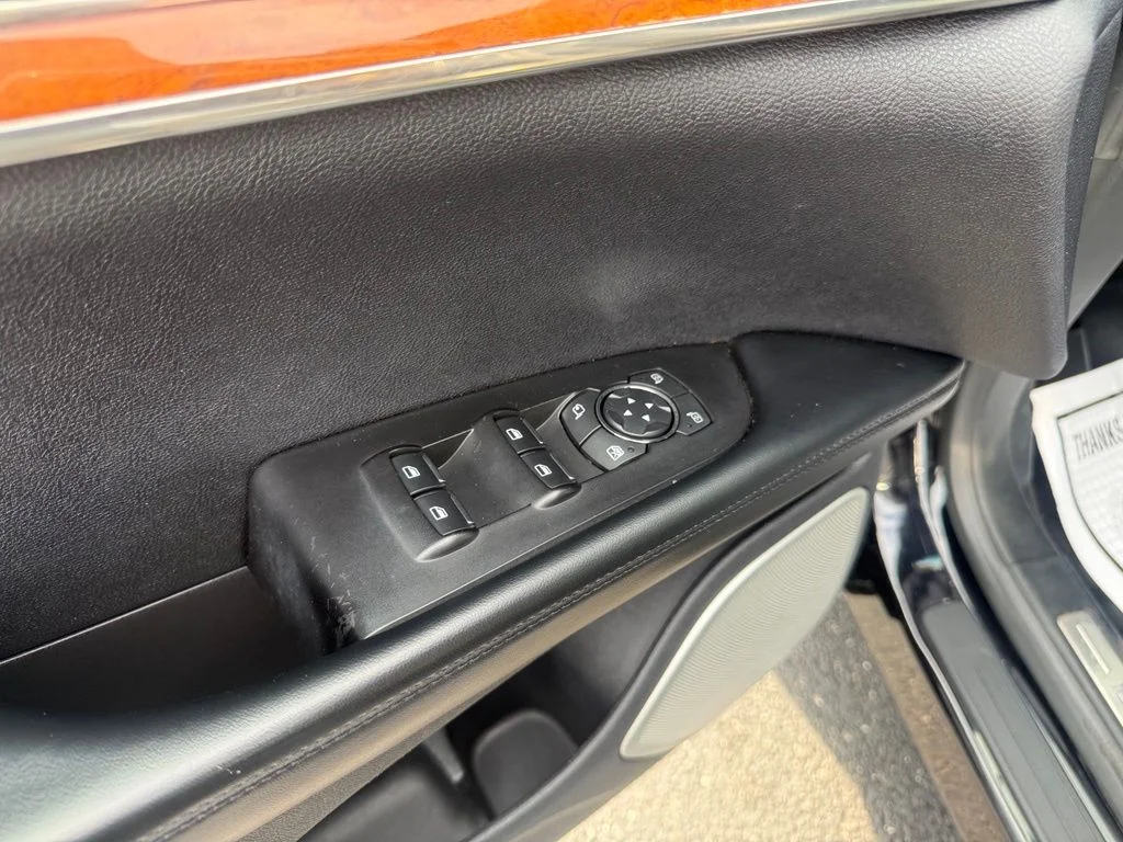 Used 2019 Black Lincoln Reserve image 17