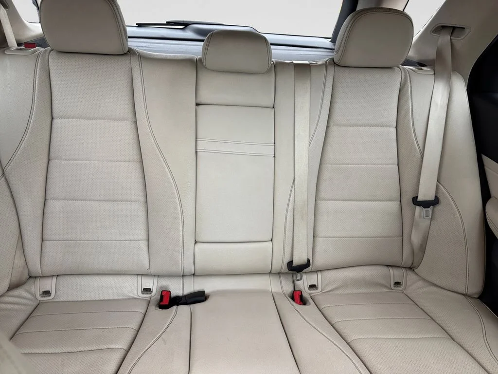 Used 2020 Red Mercedes-Benz GLE 350 image 17