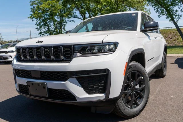 2026 Jeep Grand Cherokee Altitude