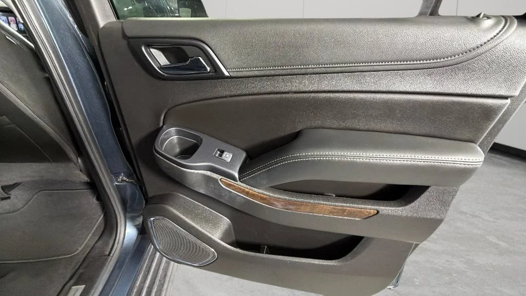 Used 2019 SHADOW GRAY METALLIC Chevrolet LT image 32