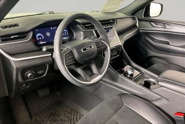Used 2024 Black Jeep Altitude image 15