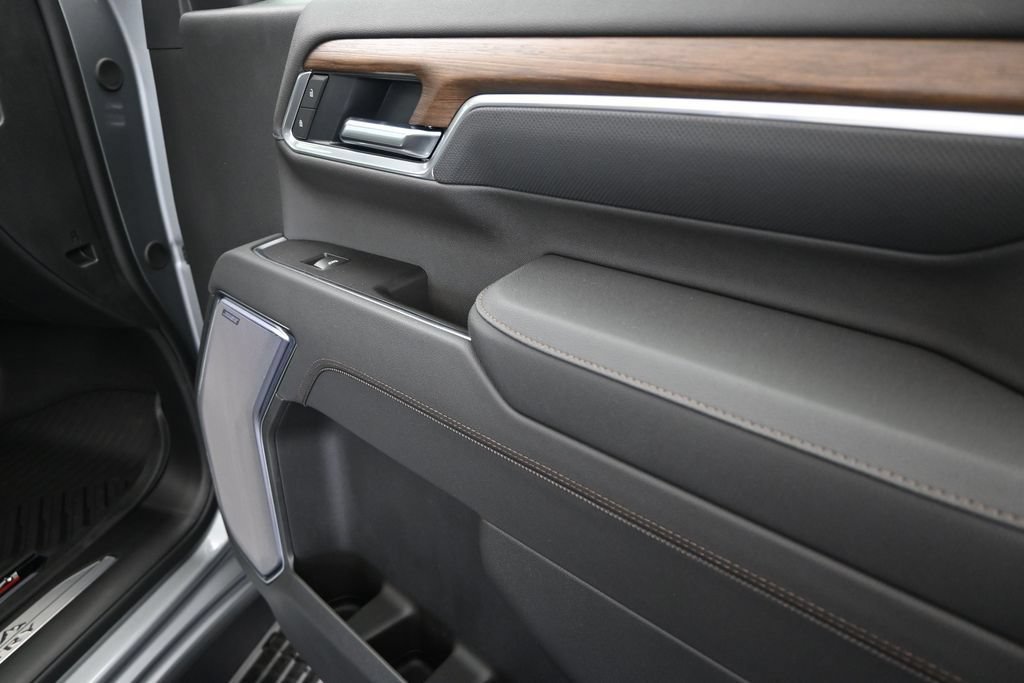 New 2026 Sterling Gray Metallic Chevrolet High Country image 24