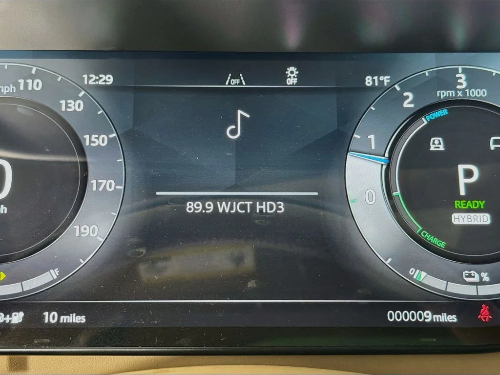 New 2026 Belgravia Green Land Rover SE PHEV image 12