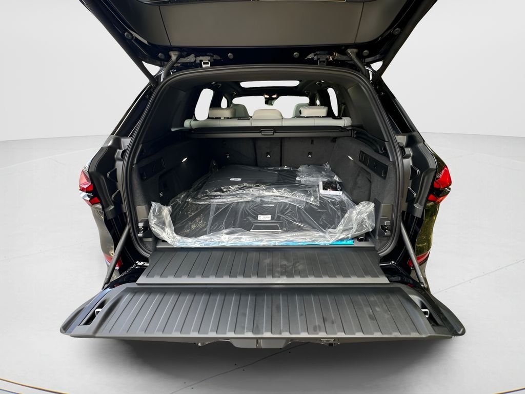 New 2026 Carbon Black Metallic BMW xDrive50e image 23