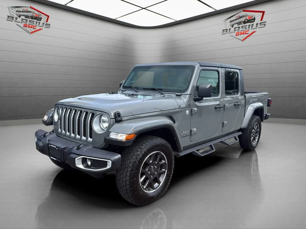 2023 Jeep Gladiator Overland's photo