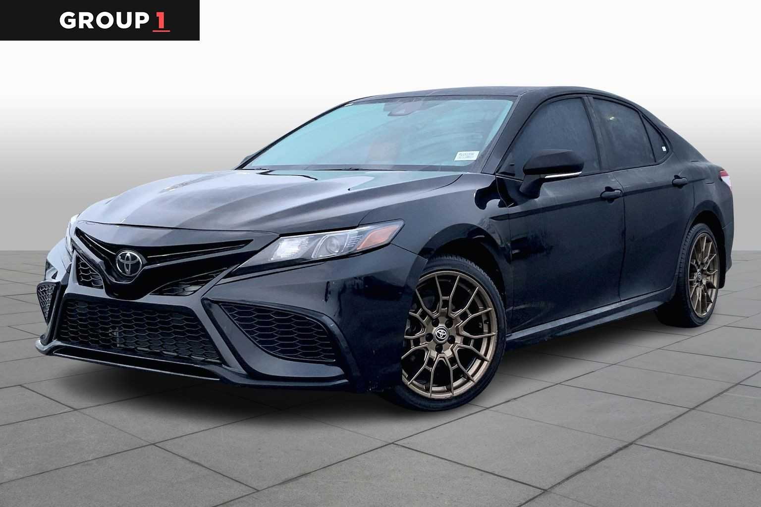 2023 Toyota Camry SE Nightshade's photo