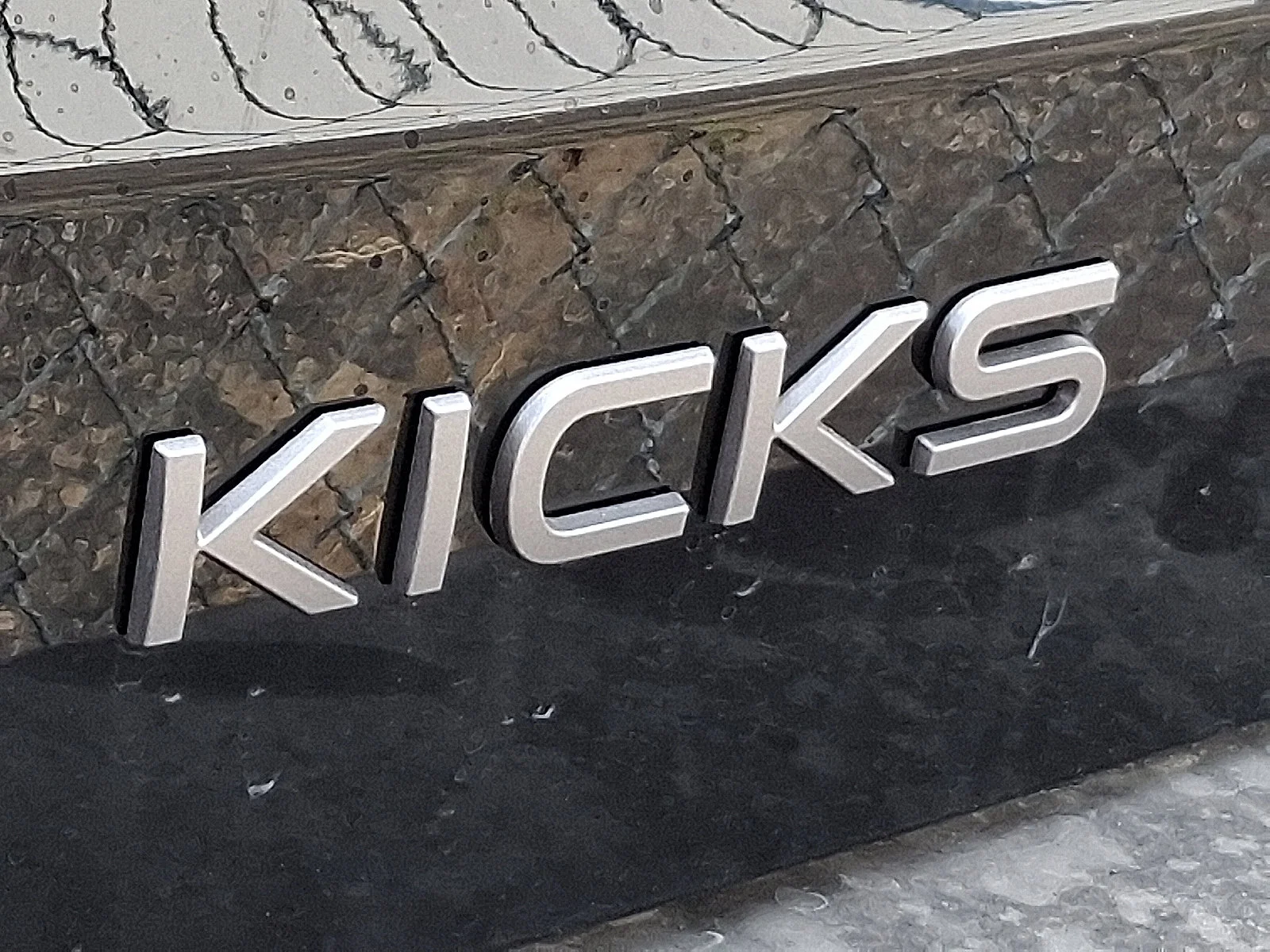 2025 Nissan Kicks S AWD - Photo 6