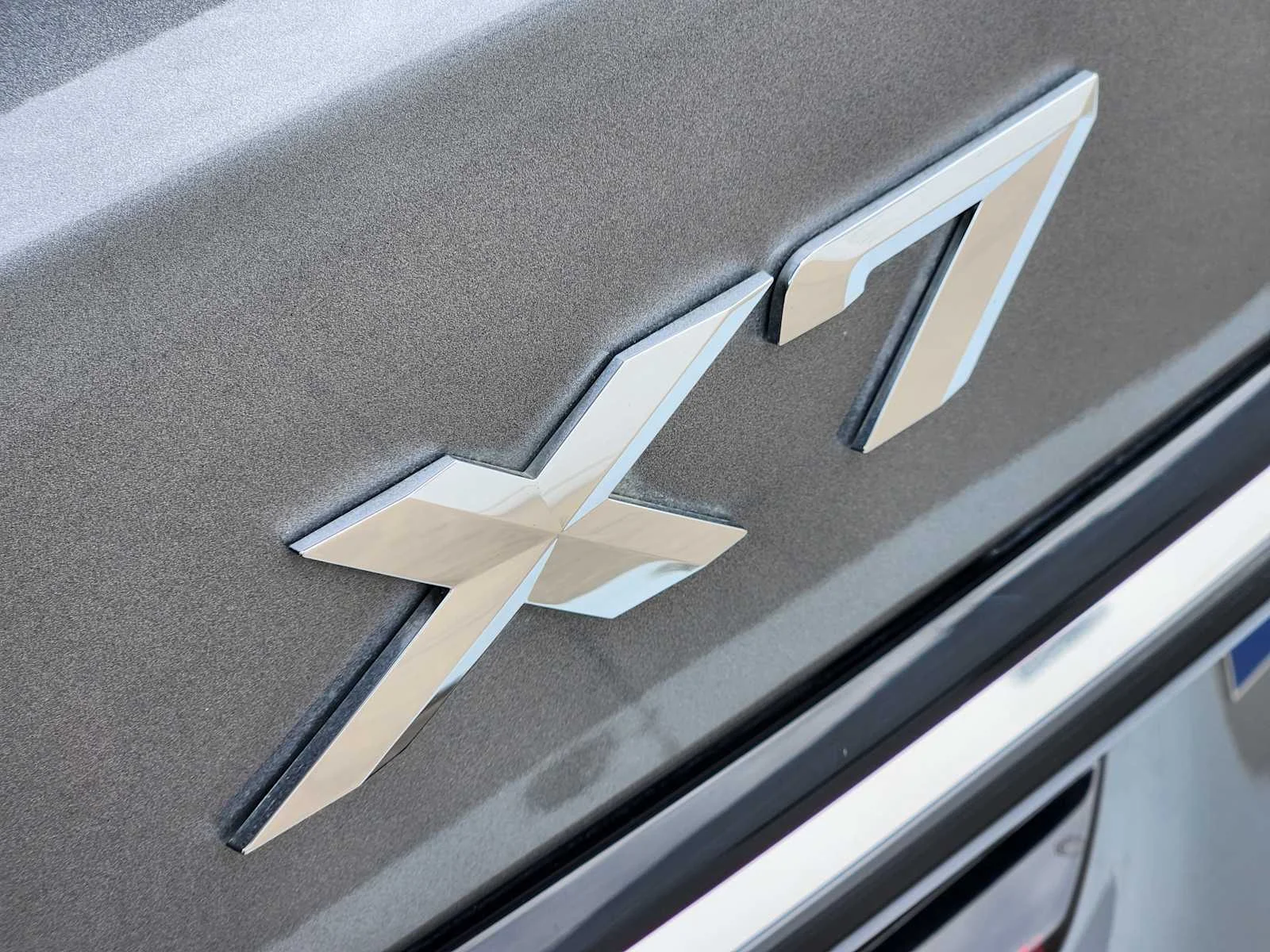 Used 2024 Skyscraper Grey Metallic BMW xDrive40i image 12