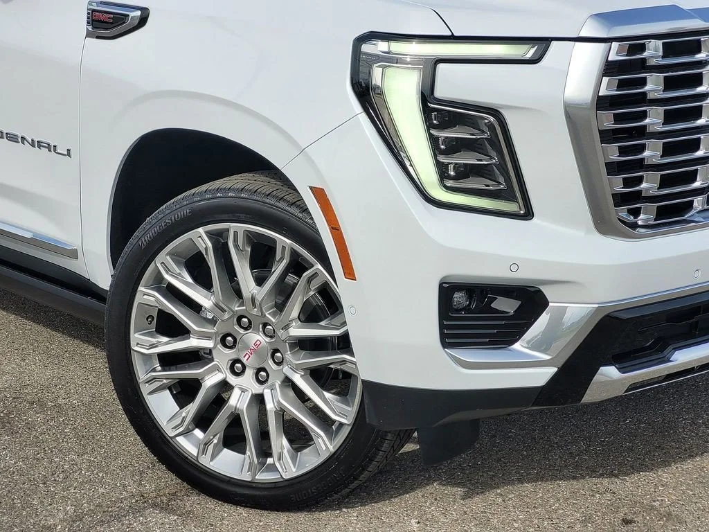 2026 GMC Yukon XL Denali - Photo 6