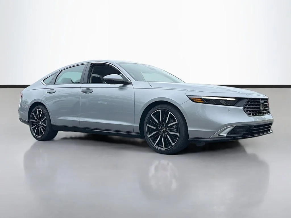 New 2026 Solar Silver Metallic Honda Touring image 24